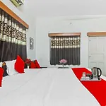 Hotel O Avi Gust House